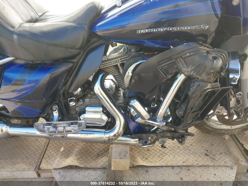 2015 HARLEY-DAVIDSON FLTRUSE CVO ROAD GLIDE 1HD1TAN12FB952075