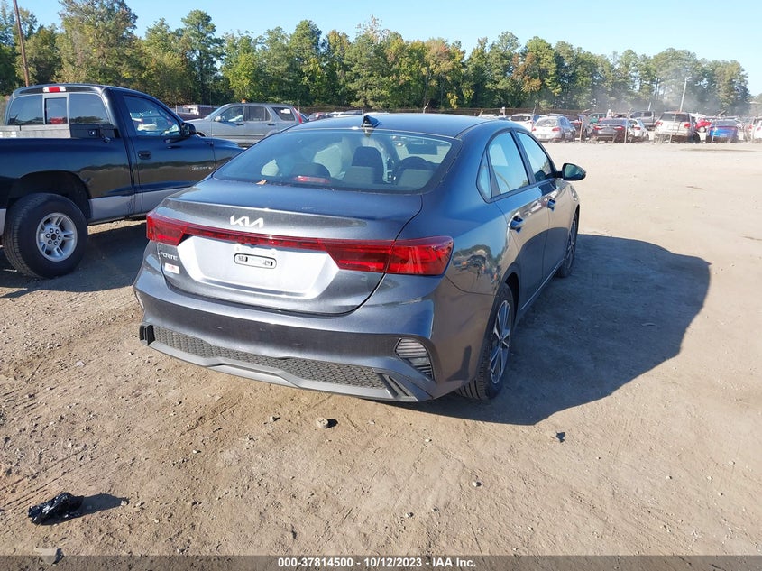 VIN 3KPF24AD6PE555646 2023 KIA FORTE LXS