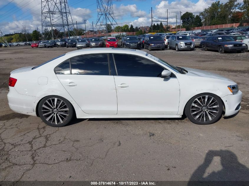 2014 VOLKSWAGEN JETTA SEDAN TDI W/PREMIUM/NAV - 3VW3L7AJ9EM304904