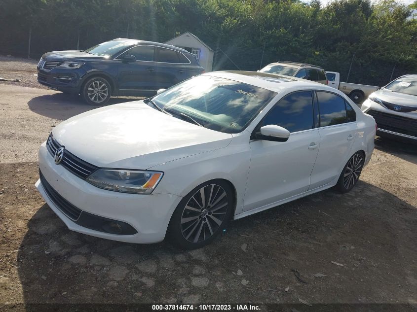 2014 VOLKSWAGEN JETTA SEDAN TDI W/PREMIUM/NAV - 3VW3L7AJ9EM304904