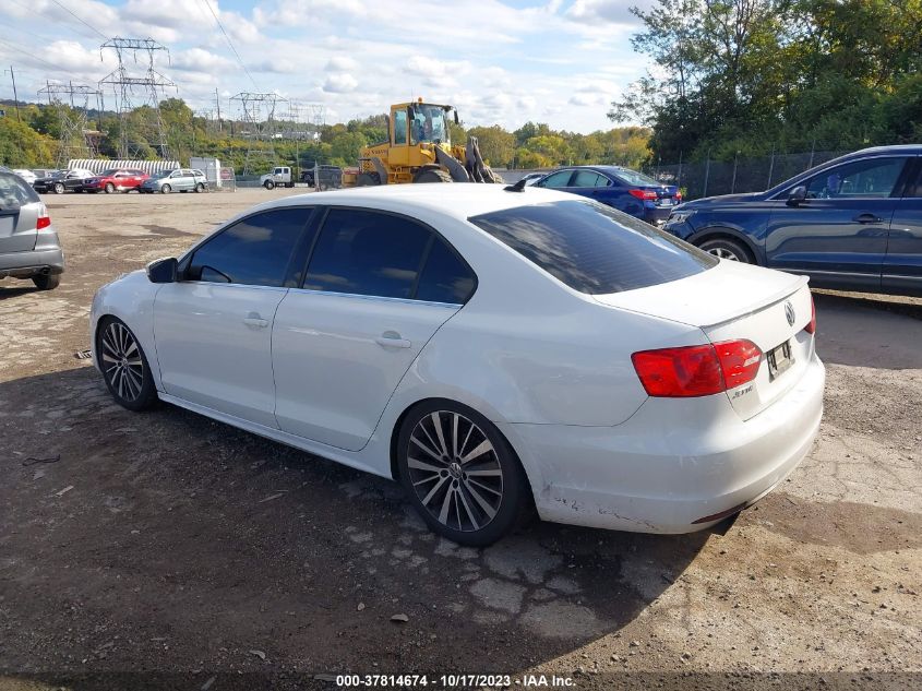 2014 VOLKSWAGEN JETTA SEDAN TDI W/PREMIUM/NAV - 3VW3L7AJ9EM304904