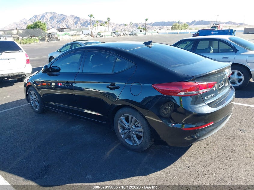VIN 5NPD84LF0JH216808 2018 HYUNDAI ELANTRA SEL