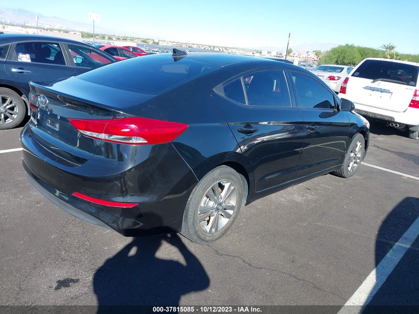 VIN 5NPD84LF0JH216808 2018 HYUNDAI ELANTRA SEL