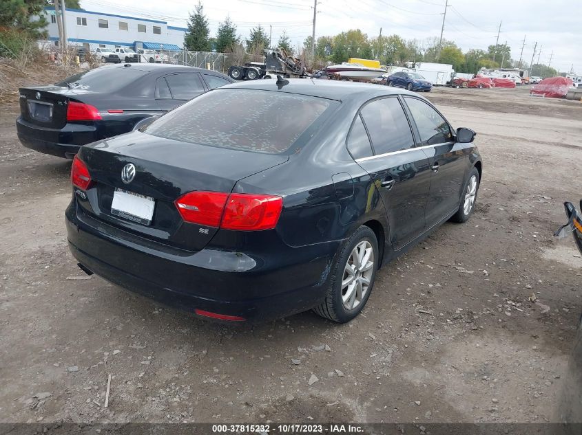 2014 VOLKSWAGEN JETTA SEDAN SE W/CONNECTIVITY - 3VWD07AJ3EM317371