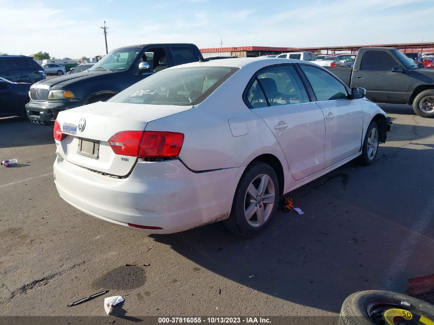 2014 VOLKSWAGEN JETTA SPORTWAGEN TDI - 3VWPL7AJ7EM627432