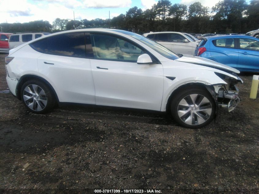 5YJYGDEE1MF154007 Tesla Model Y LONG RANGE 13