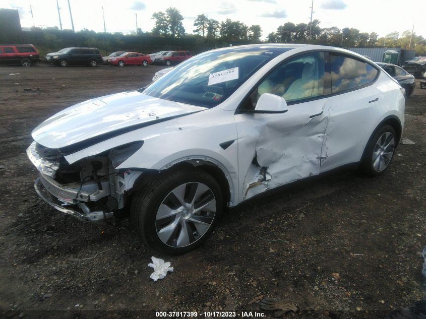 5YJYGDEE1MF154007 Tesla Model Y LONG RANGE 2