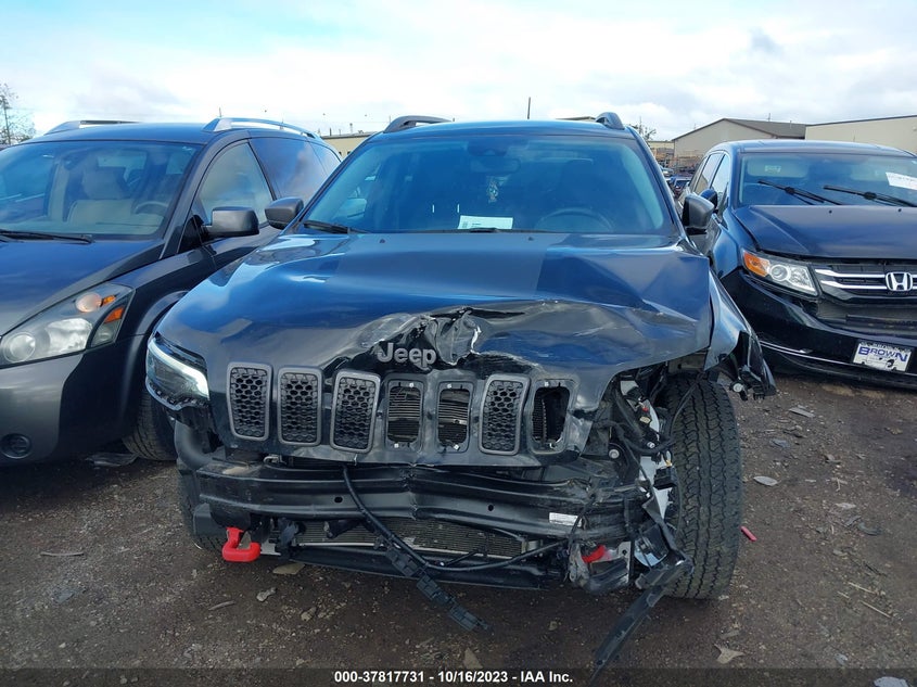 VIN 1C4PJMBX2MD104484 2021 JEEP CHEROKEE TRAILHAWK