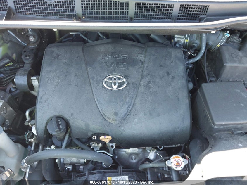VIN 5TDXZ3DC8JS942645 2018 TOYOTA SIENNA SE/SE PREMIUM