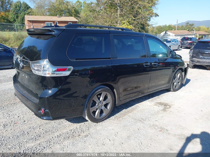 VIN 5TDXZ3DC8JS942645 2018 TOYOTA SIENNA SE/SE PREMIUM