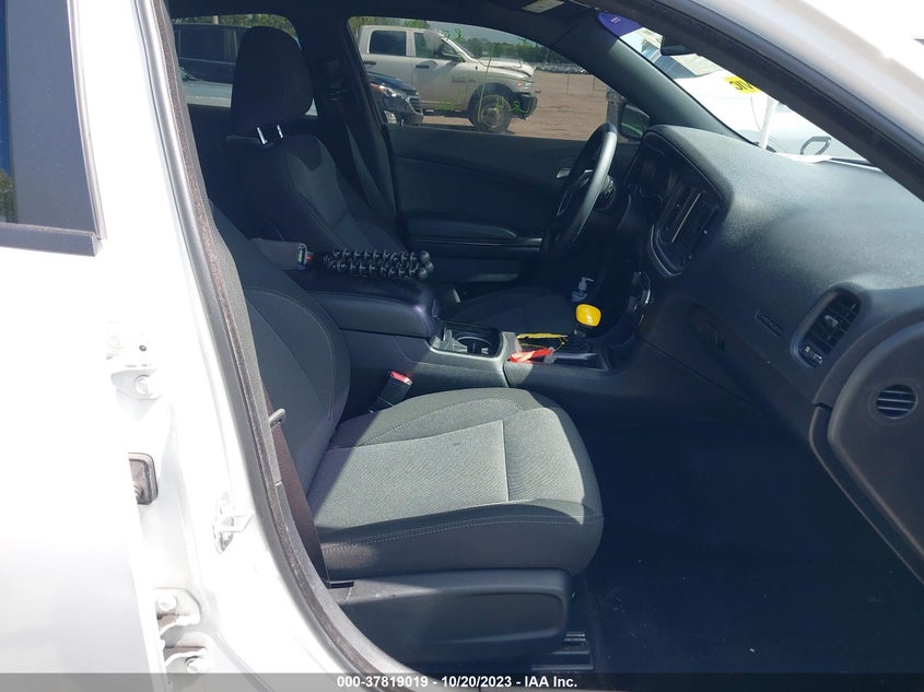 VIN 2C3CDXBG8JH283091 2018 DODGE CHARGER SXT