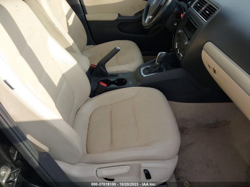 2014 VOLKSWAGEN JETTA SEDAN SE W/CONNECTIVITY 3VWD07AJ2EM292687