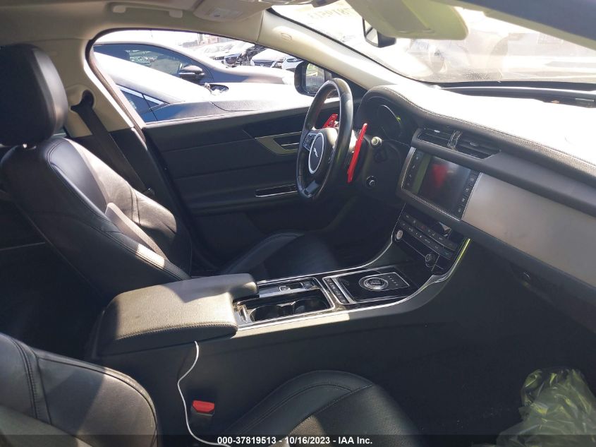 2016 JAGUAR XF PRESTIGE - SAJBE4BV6GCY14304