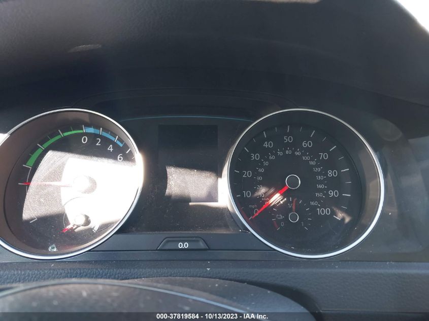 2017 VOLKSWAGEN E-GOLF SE - WVWKR7AU3HW954596