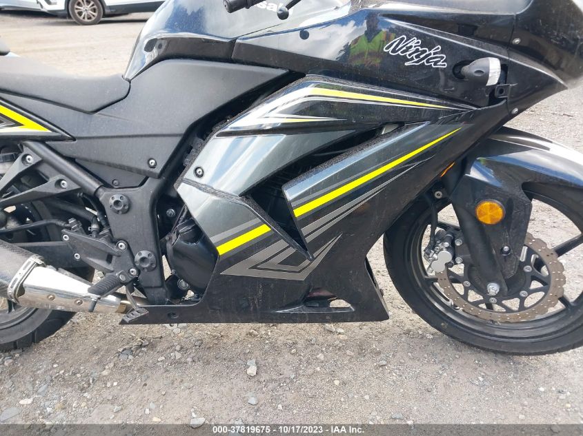 2012 KAWASAKI EX250 J JKAEXMJ12CDAB7596