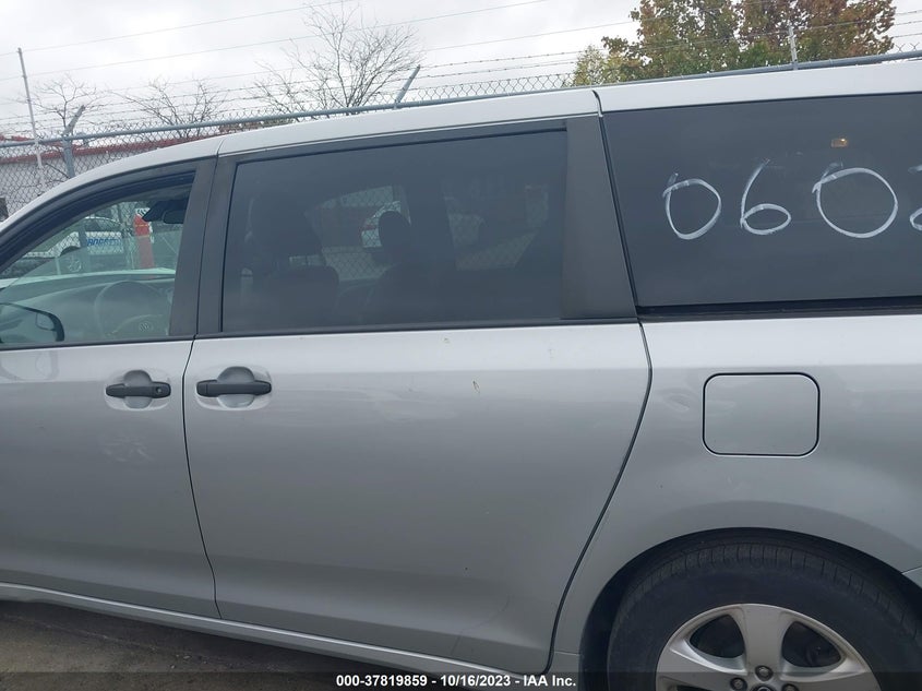 VIN 5TDZZ3DC6LS050602 2020 TOYOTA SIENNA L