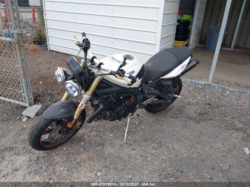 2009 TRIUMPH MOTORCYCLE STREET TRIPLE 675 SMTD01NE99J398295