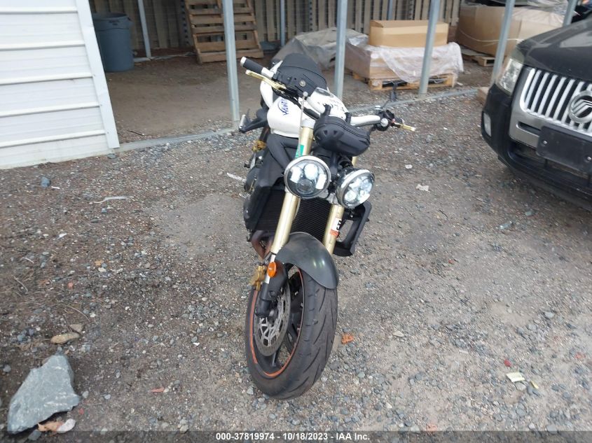 2009 TRIUMPH MOTORCYCLE STREET TRIPLE 675 SMTD01NE99J398295