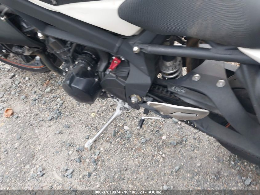 2009 TRIUMPH MOTORCYCLE STREET TRIPLE 675 SMTD01NE99J398295