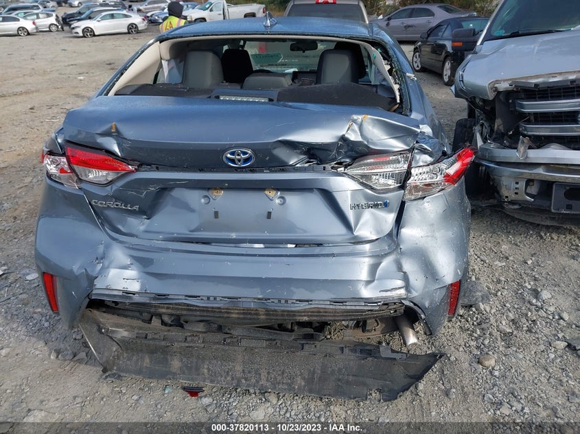 VIN JTDEAMDE2NJ057740 2022 TOYOTA COROLLA LE