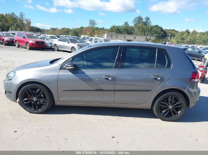 2013 VOLKSWAGEN GOLF TDI W/SUNROOF & NAV - WVWDM7AJ0DW133883