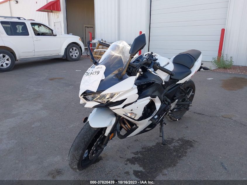 VIN ML5EXEM1XLDA09865 2020 KAWASAKI EX650 M