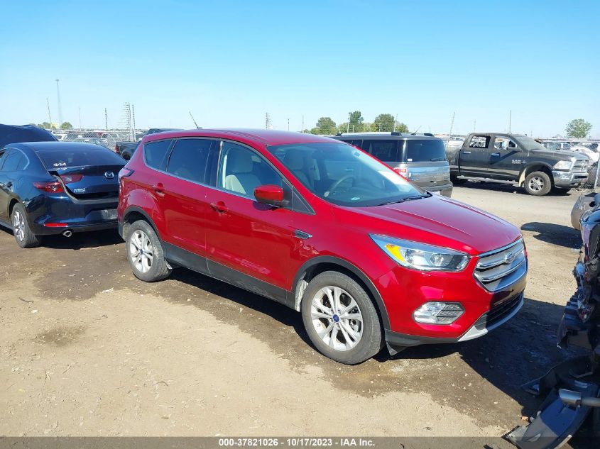 VIN 1FMCU0G99HUB64952 2017 FORD ESCAPE no.1