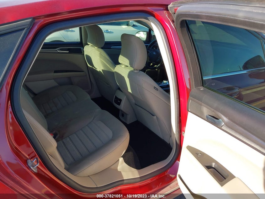 VIN 3FA6P0LU5KR263050 2019 FORD FUSION HYBRID SE