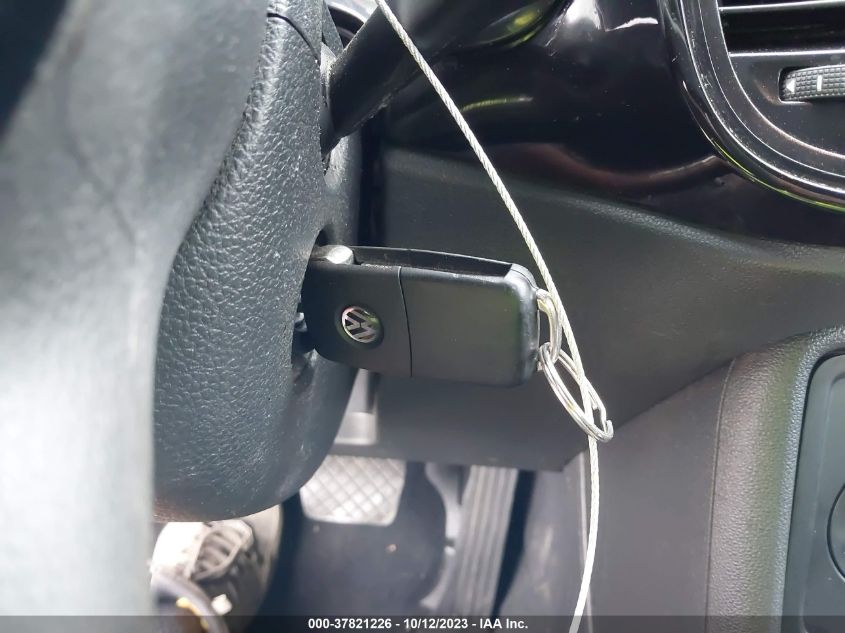 2014 VOLKSWAGEN BEETLE COUPE 2.5L ENTRY - 3VWFP7AT9EM621374