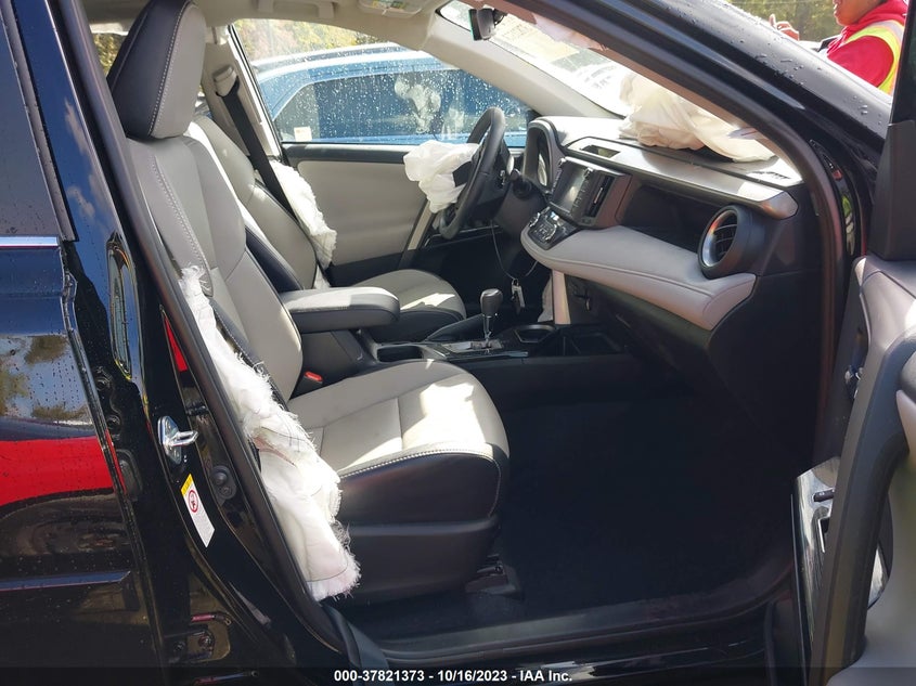VIN 2T3DFREV9JW808143 2018 TOYOTA RAV4 LIMITED/PLATINUM