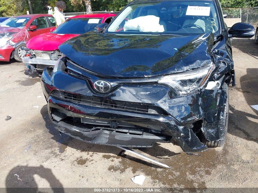 VIN 2T3DFREV9JW808143 2018 TOYOTA RAV4 LIMITED/PLATINUM