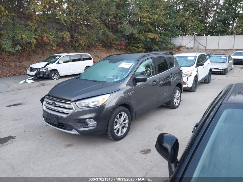 VIN 1FMCU9GD5JUD40295 2018 FORD ESCAPE SE