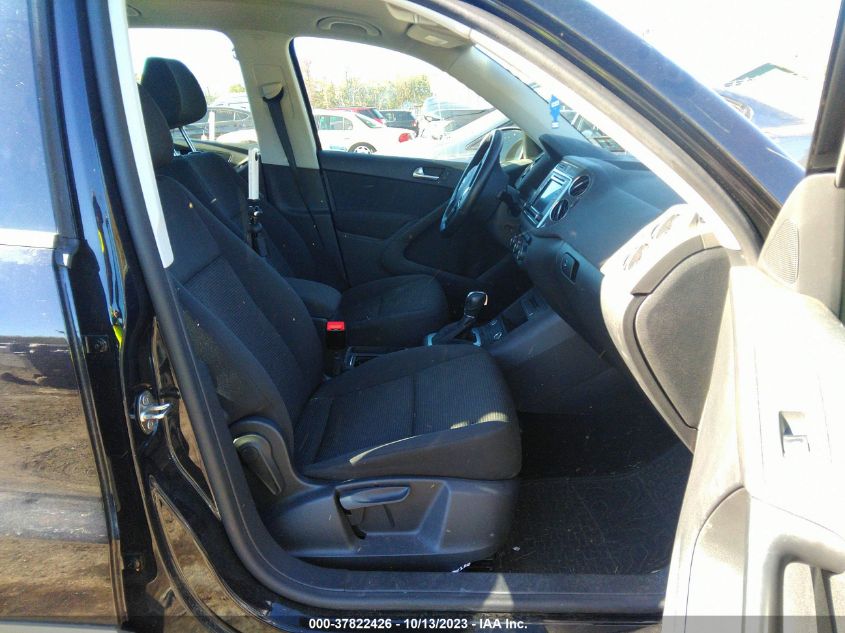 2017 VOLKSWAGEN TIGUAN - WVGBV7AXXHK049720