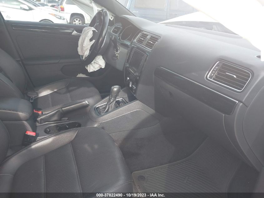 2018 VOLKSWAGEN JETTA SPORT - 3VWD17AJ3JM247636