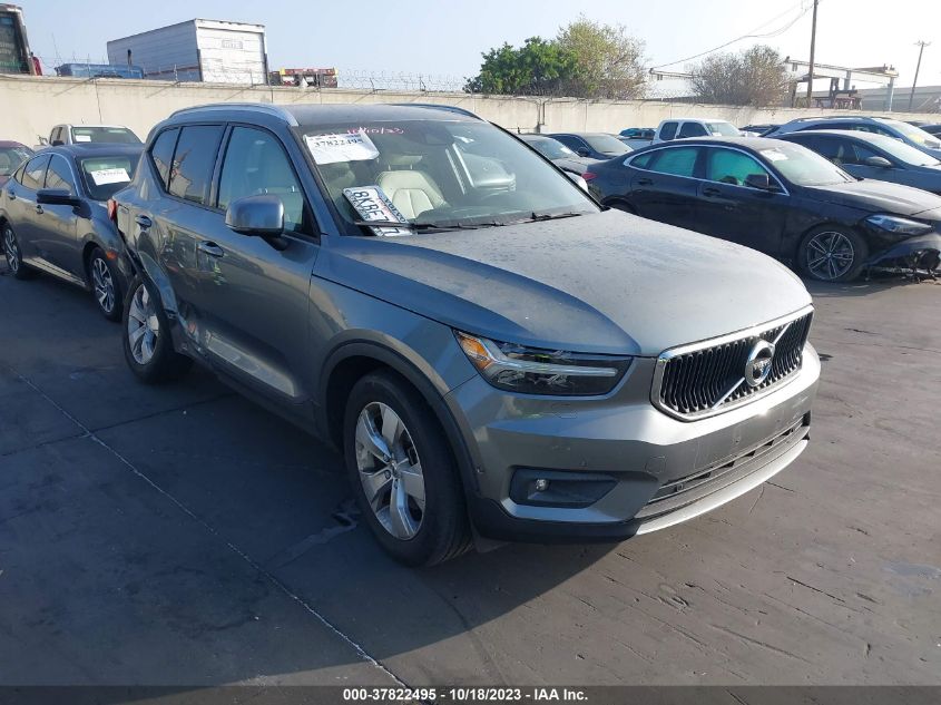YV4162UK3K2132927 VOLVO XC40 MOMENTUM 2019