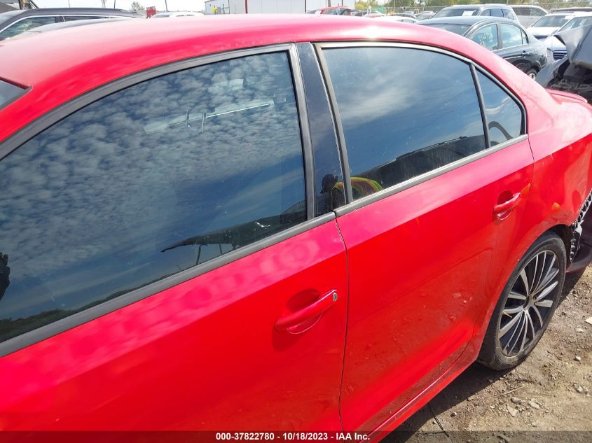 2015 VOLKSWAGEN JETTA SEDAN 1.8T SPORT 3VWD17AJ4FM212336