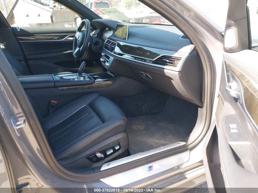 VIN: WBA7T2C02NCK19915 2022 BMW 7 SERIES 740I