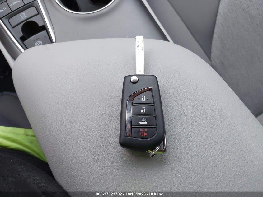 VIN 4T1C11BK2PU087736 2023 TOYOTA CAMRY LE