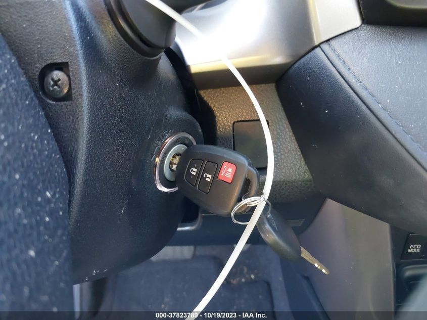 2017 TOYOTA RAV4 LE - JTMZFREV9HJ131996