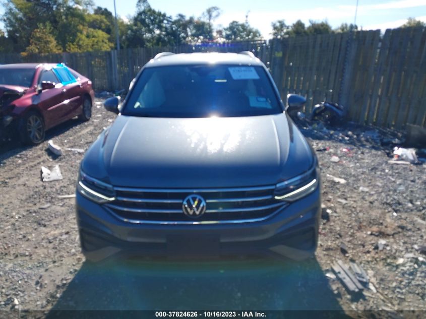 3VV3B7AX5NM070384 Volkswagen Tiguan SE 12