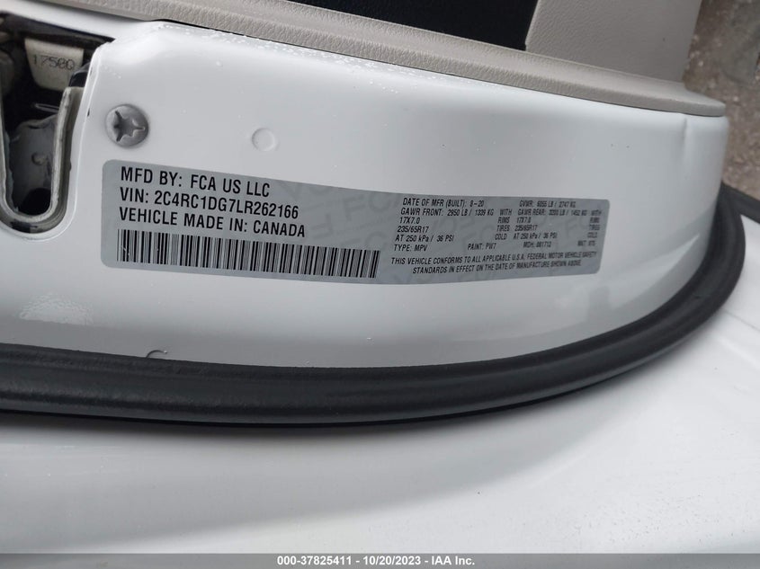 VIN 2C4RC1DG7LR262166 2020 CHRYSLER VOYAGER LXI