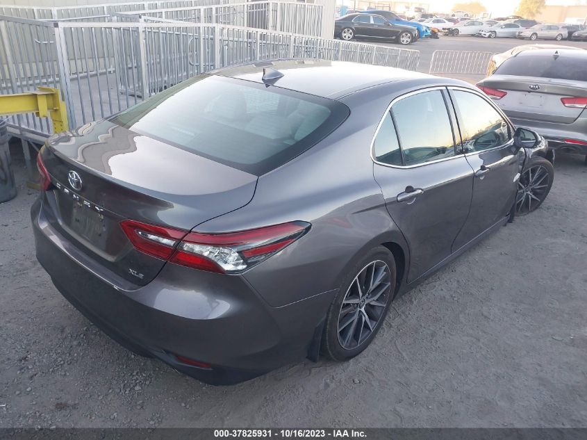 2022 TOYOTA CAMRY XLE - 4T1F11AK4NU708020