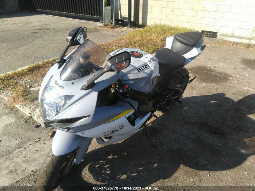 2022 SUZUKI GSX-R750 JS1GR7MA1N7100309