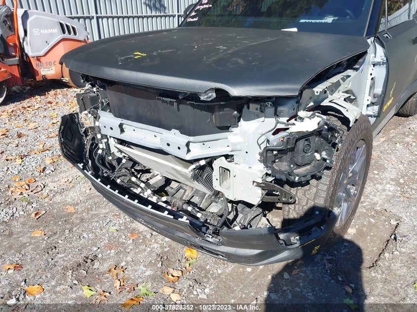 VIN 7FCTGAAL0NN002889 2022 RIVIAN R1T LAUNCH EDITION