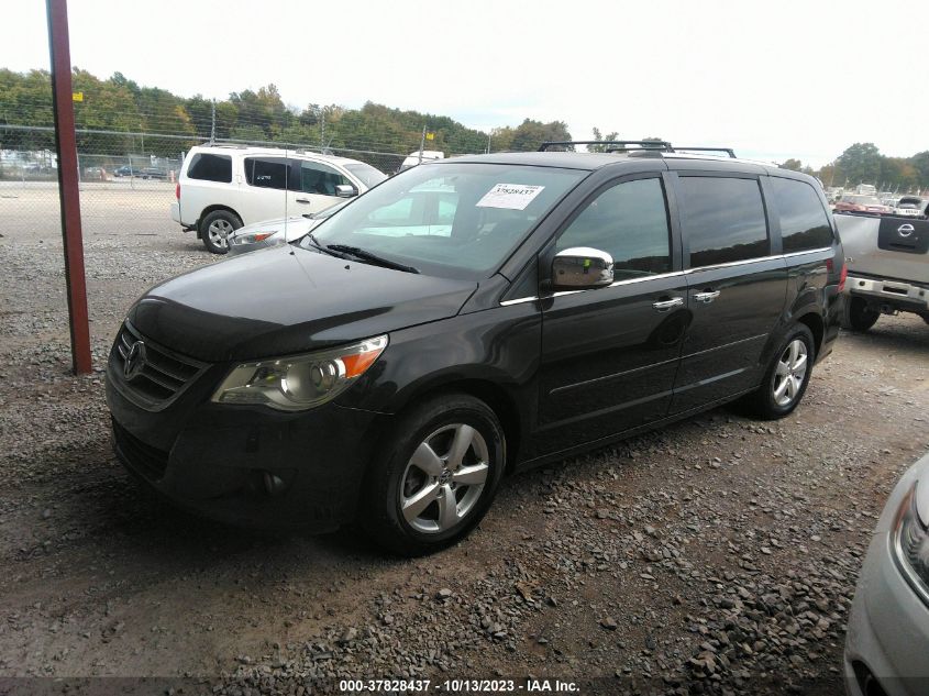 2014 VOLKSWAGEN ROUTAN SEL PREMIUM 2C4RVADG6ER134823