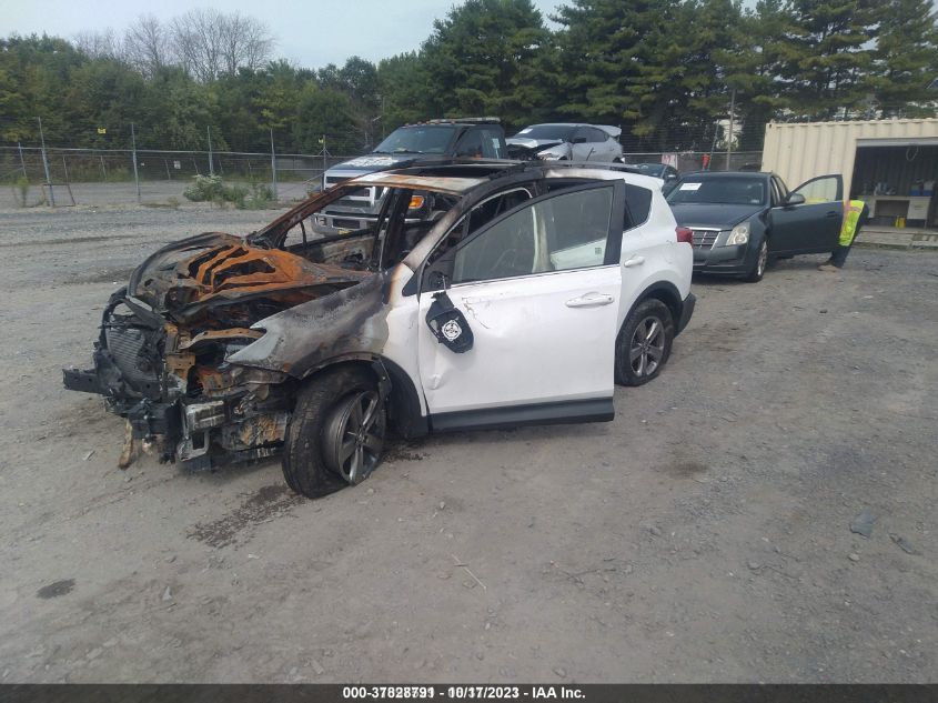 2015 TOYOTA RAV4 XLE - JTMRFREV0FD136581