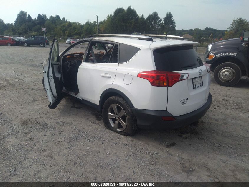 2015 TOYOTA RAV4 XLE - JTMRFREV0FD136581