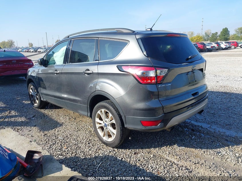 VIN 1FMCU9GD8JUB22657 2018 FORD ESCAPE SE