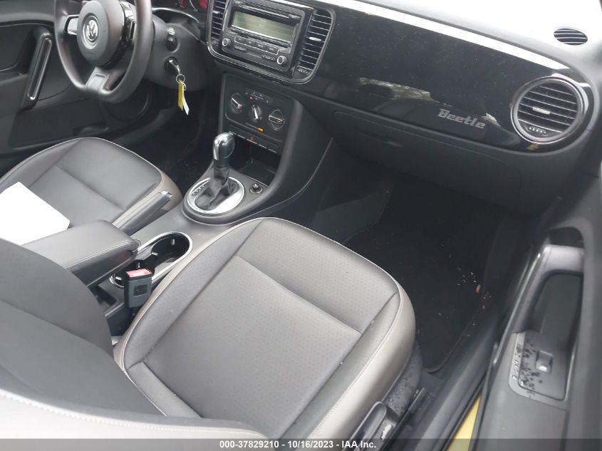 2015 VOLKSWAGEN BEETLE COUPE 1.8T FLEET EDITION - 3VWF17AT1FM648264