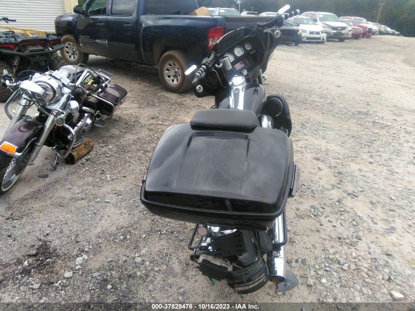 2016 HARLEY-DAVIDSON FLHX STREET GLIDE - 1HD1KBM16GB657539